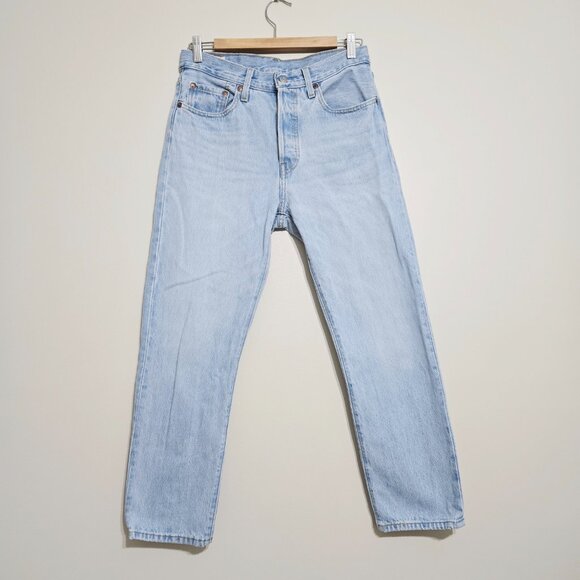 Levi's 501 Original Cropped Women's Jeans 27/26 Light Wash - Picture 2 of 6